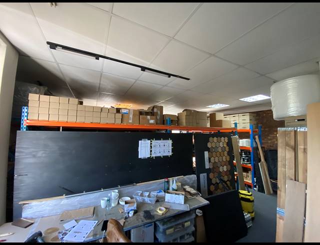 136M² WORKSHOP TO LET IN BROOKLYN